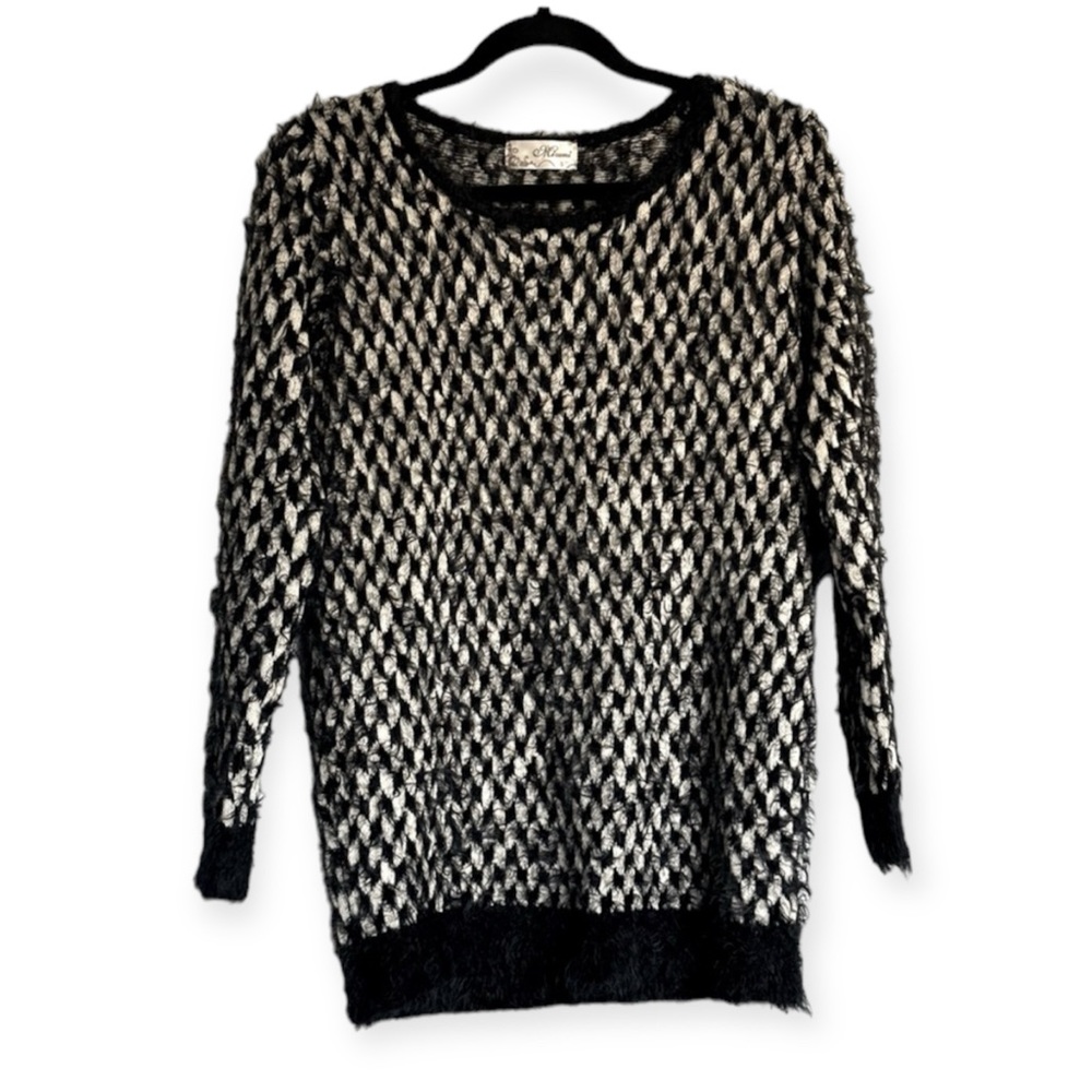 Black and white herringbone eyelash pullover sweater size small